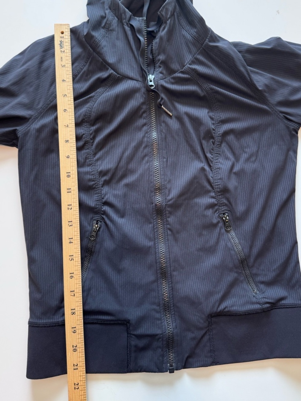 Lululemon Street To Studio Jacket
Black Women’s size 6 - Picture 11 of 12